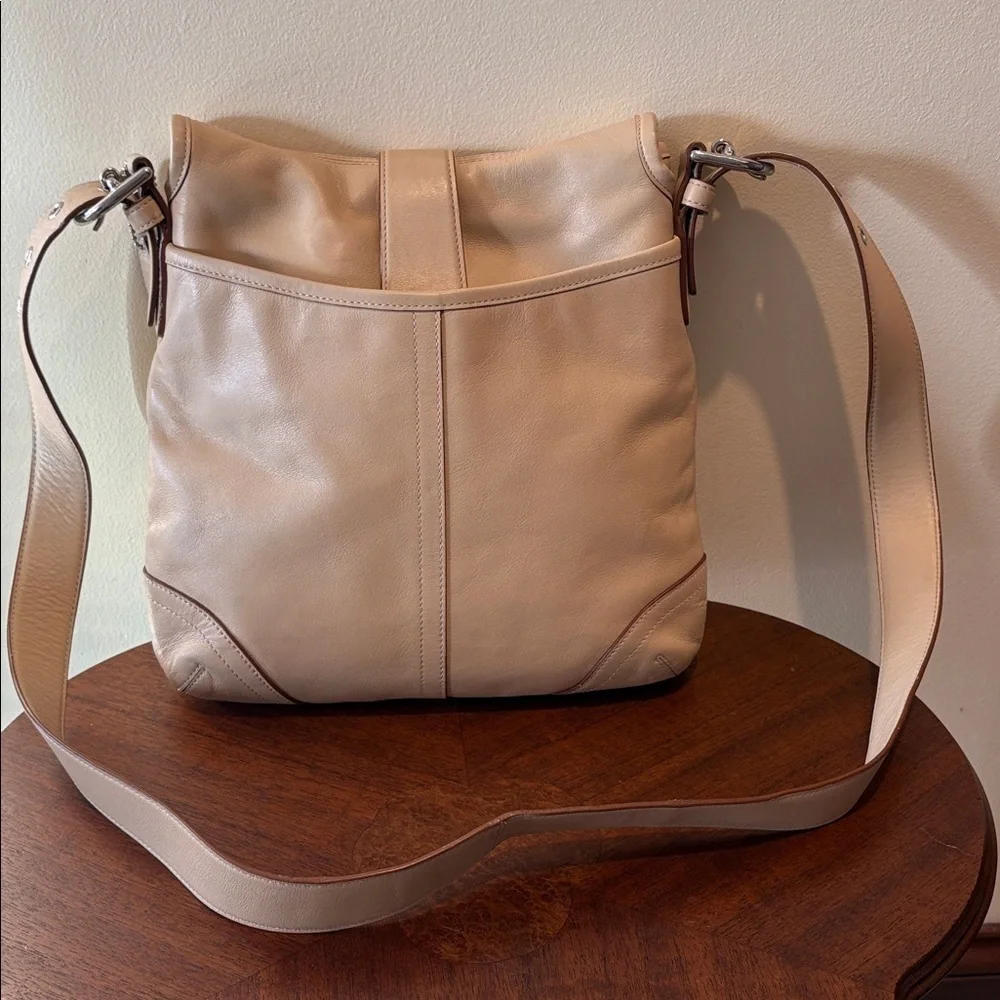 Coach  9480  Soho convertible bag Crossbody/shoulder bag  leather light tan EUC